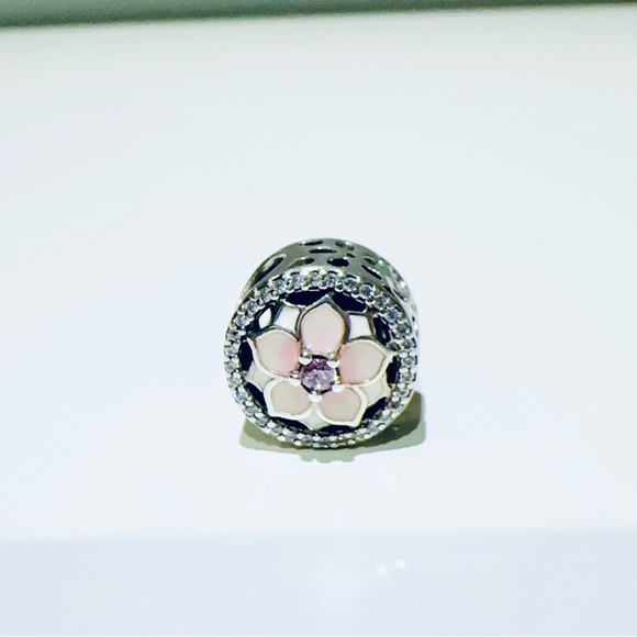 [SOLD] Authentic Pandora Charm Magnolia Bloom Charm S925ale - Picture 3 of 6